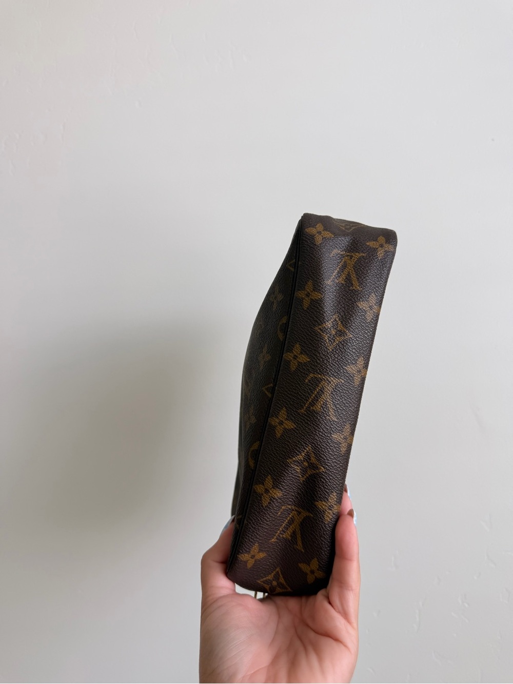 Louis Vuitton Monogram Toiletry Pouch 23 - Picture 2 of 10